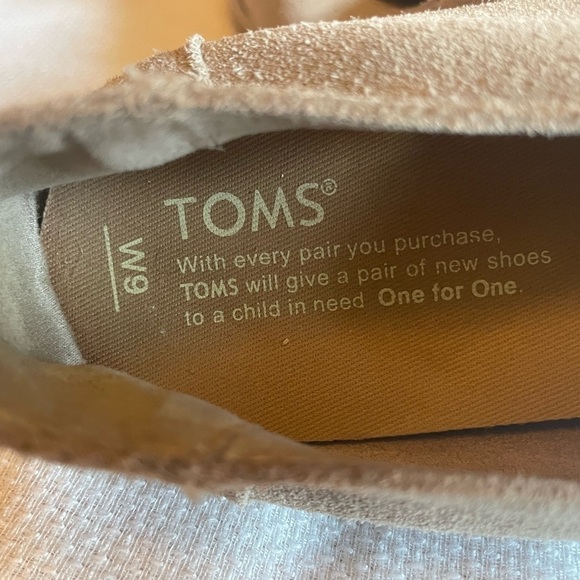 Tom’s suede flats - Picture 6 of 7